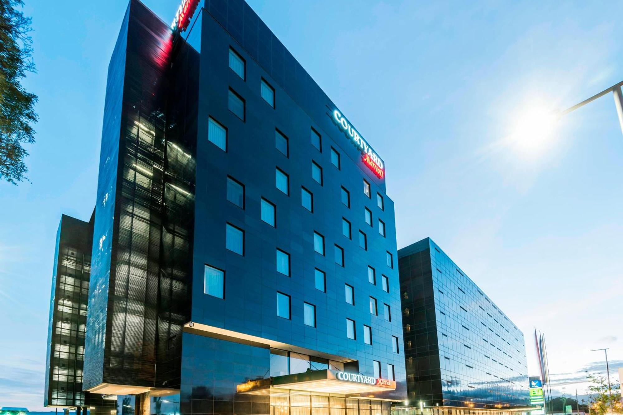 Courtyard By Marriott Bogota Airport Otel Dış mekan fotoğraf